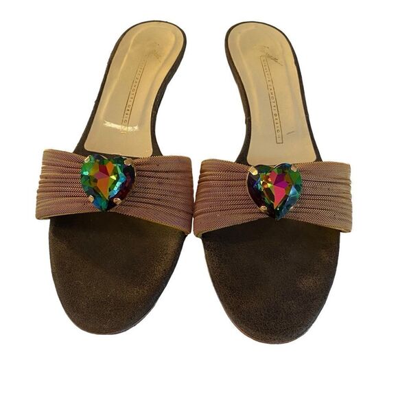 Gold Tone Mesh Open Toe Kitten Heel Sandal w/ Iridescent Heart Shaped Jewel. - Picture 1 of 10